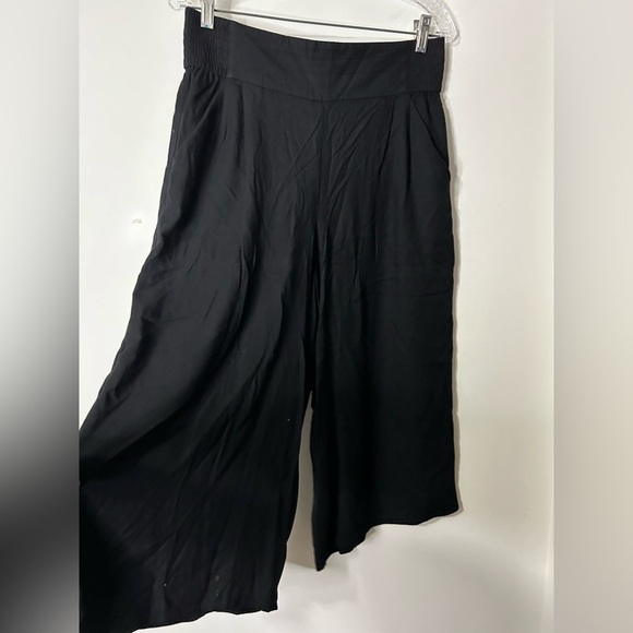 Talula Black Cropped Flare Pants - Picture 2 of 4